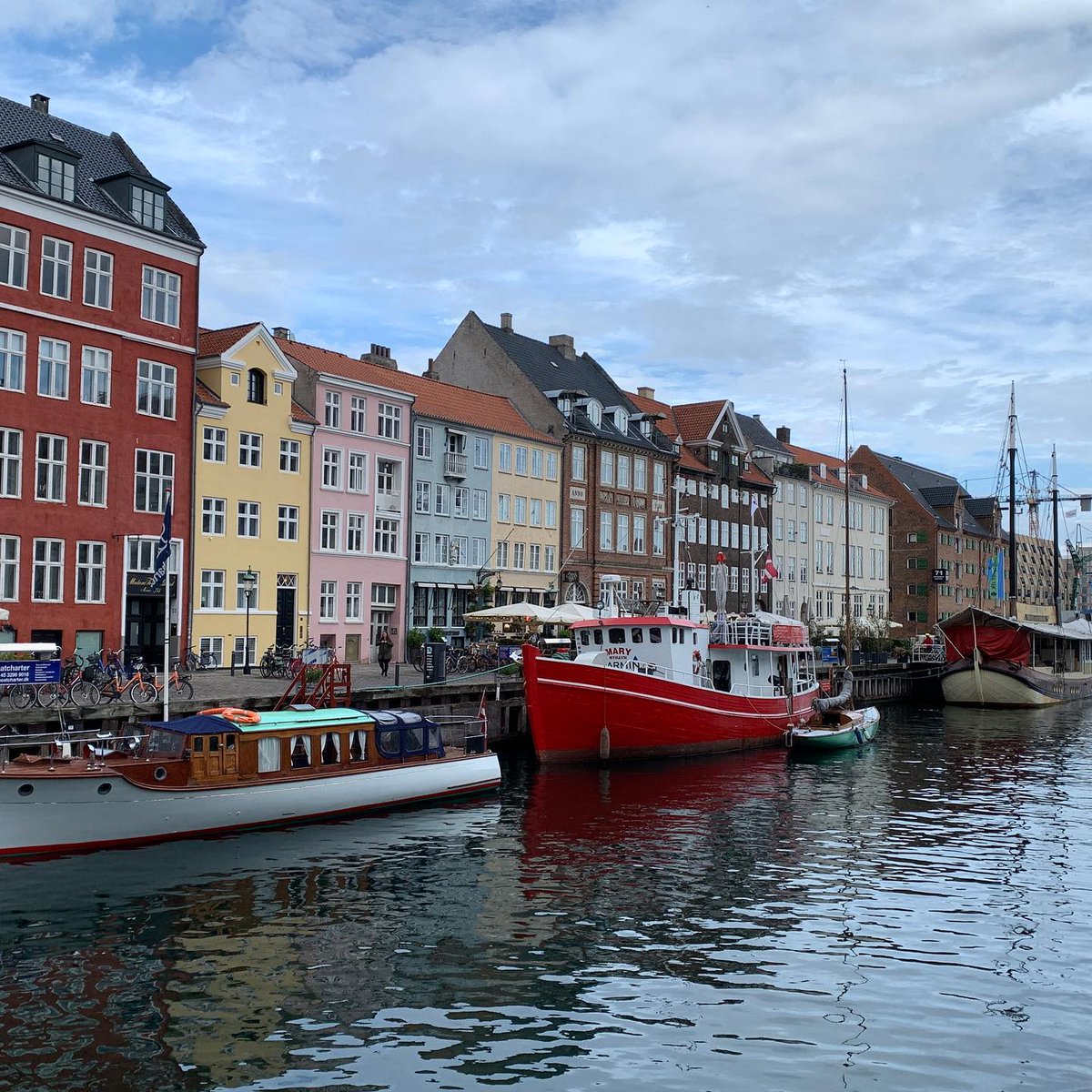 Inspirations for future artwork! Love the Copenhagen light!!! Grateful to travel again. #travelartist #harborview #copenhagen #oilpainter #emilyincopenhagen