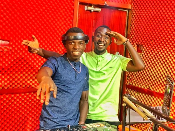 95_TimeFM's tweet photo. And we've lift off🔥
They're in the building!!! Let the party start🔥
#FatFridayMix with #MusosiIbrah, #DjJeff & #DjIssuePro.
We are powered by @NileSpecial
📞0757 800 500
🎧https://t.co/kWunLWkqzS https://t.co/bzAfbIbLyQ
