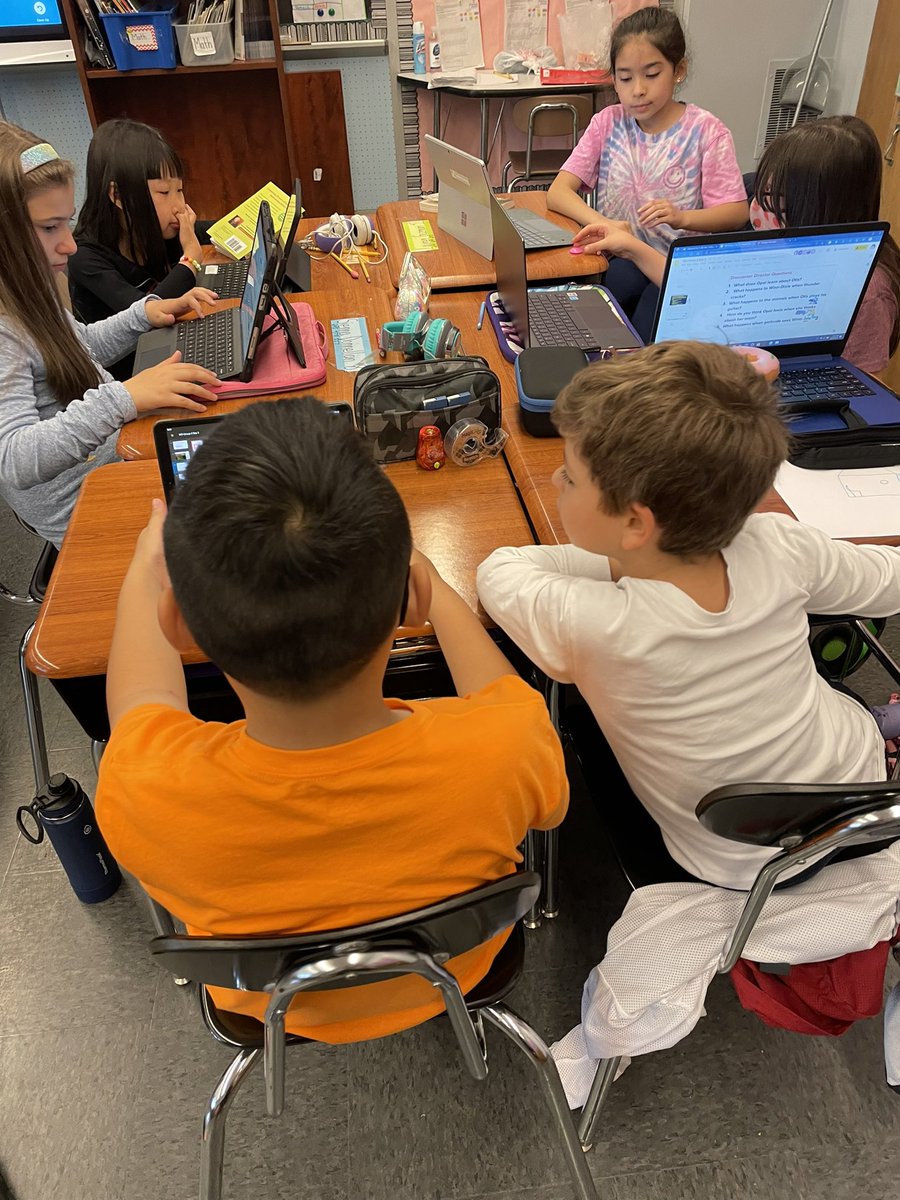 jcsulli77's tweet photo. Student-Directed learning using Literature Circles 📖#BecauseofWinn-Dixie🐶 @ASCD @SENG_Gifted @SIBOD31 @ps50si @KateDiCamillo https://t.co/071BQSVF2L