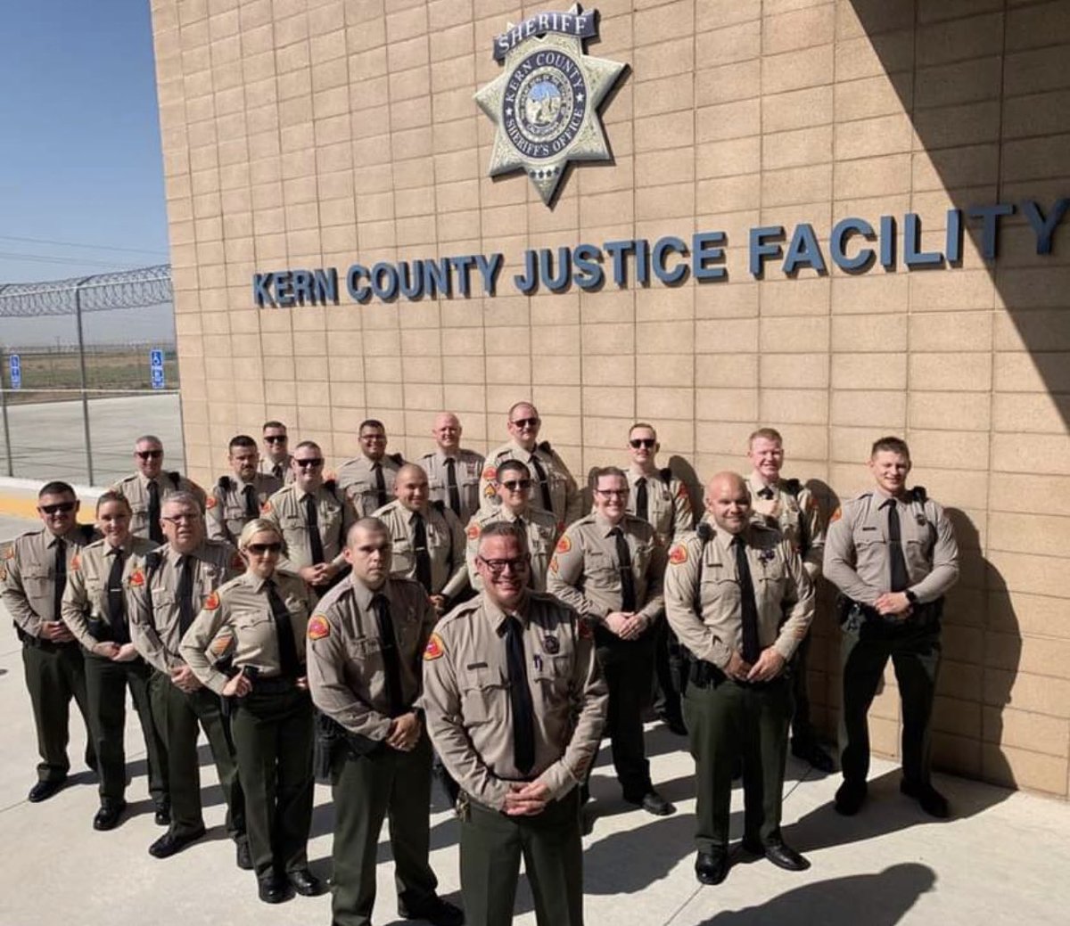 NOKR's tweet photo. The #NOKR system granted access to the Kern County Sheriff Office in Bakersfield, CA today. Kern County is taking proactive steps in 2022 to help locate loved ones and Next of Kin. #emergency #IACME #NextofKinRegistry @NOKR #KernCounty @KernCoSheriff #California @NationalSheriff https://t.co/dn5WQ6xDGk