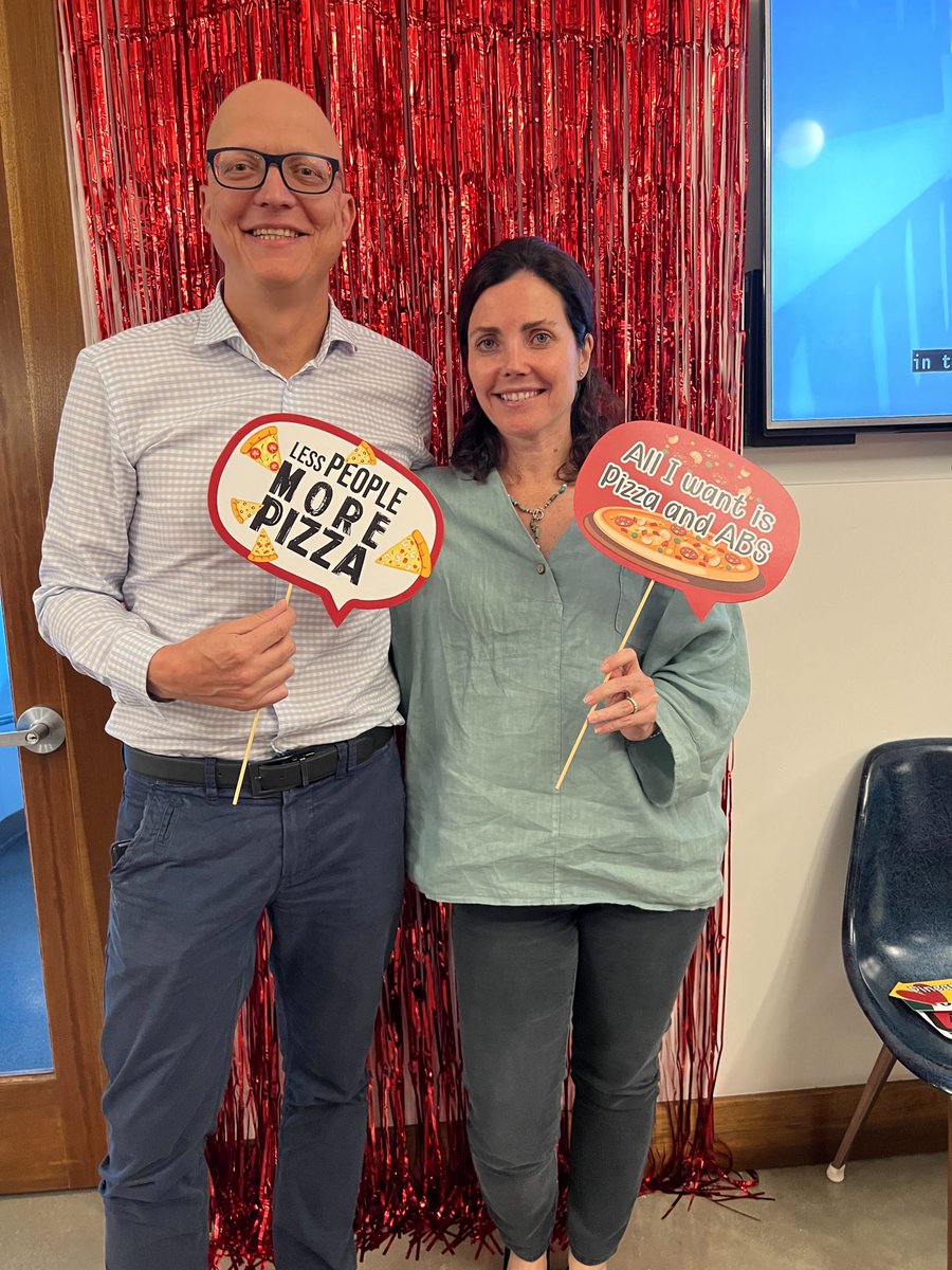 buromiami's tweet photo. Happy Friday All! Our Pizza Party at Büro SoMi was a huge success 🤩 We're always grateful to see our communities coming together!

#worknetworkthrive #burosomi #networkingevent #pizzaparty https://t.co/W61CsFtTGy
