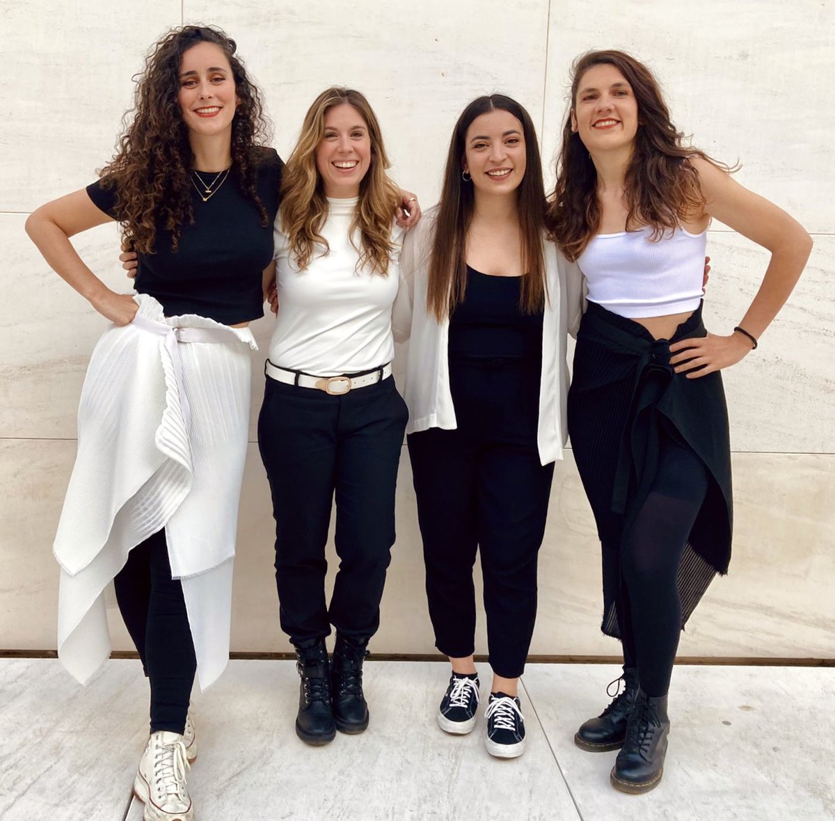 Ahir vam tocar als #PremisZapping i vam encetar la promo del nostre tercer disc!! Gràcies per comptar amb nosaltres! Enhorabona a tothom i gràcies per les felicitacions que ens esteu fent arribar! 🥰 <a href="/Telespectadors/">Consumidors Audiovisuals – Premis Zapping</a> <a href="/RTVECatalunya/">RTVE Catalunya</a>