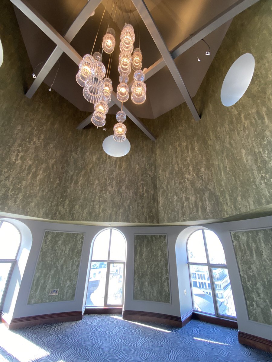 DecoratorsCmc's tweet photo. Had a week in london at the newest rooftop bar !! Amazing job using @arte wallcoverings and @DuluxDecCentre herritage paints https://t.co/3ropdxPsPz