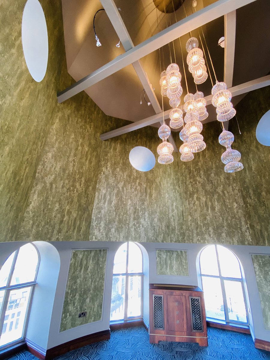 DecoratorsCmc's tweet photo. Had a week in london at the newest rooftop bar !! Amazing job using @arte wallcoverings and @DuluxDecCentre herritage paints https://t.co/3ropdxPsPz