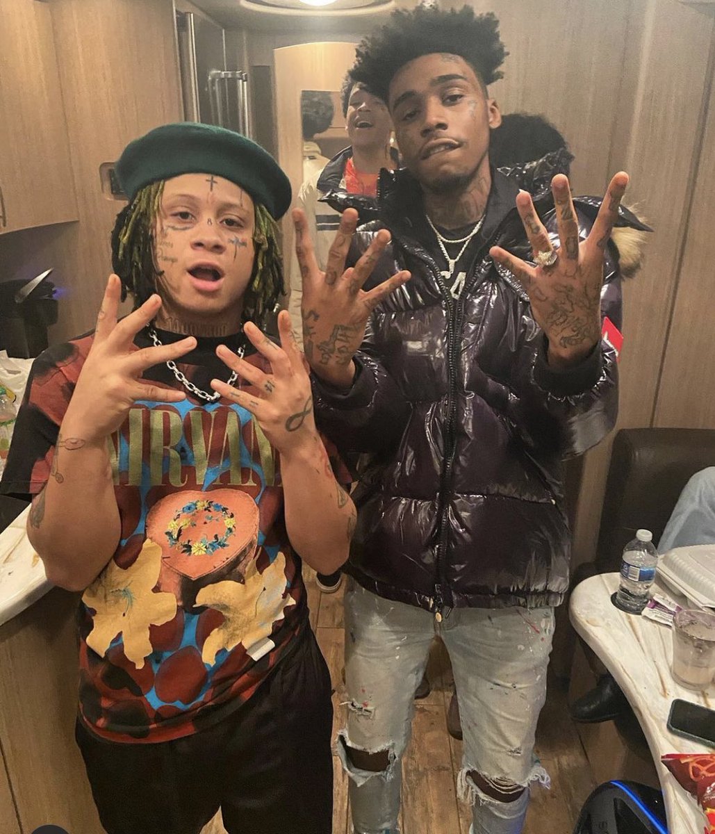 LilDudeluciano's tweet photo. Niggas wanna go viral fame followed us on accident long live wick 🚦💚💕 https://t.co/WMHSvoNcOn