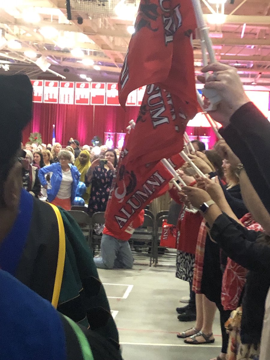 DrBrendaAH's tweet photo. The 2022 Student Senate President ⁦@MSUMStuSen⁩, Jess Mueller just crossed the stage to graduate from ⁦@MSUMoorhead⁩. Congratulations! #MSUM2022 🎓 https://t.co/PEKrcvd5Ef