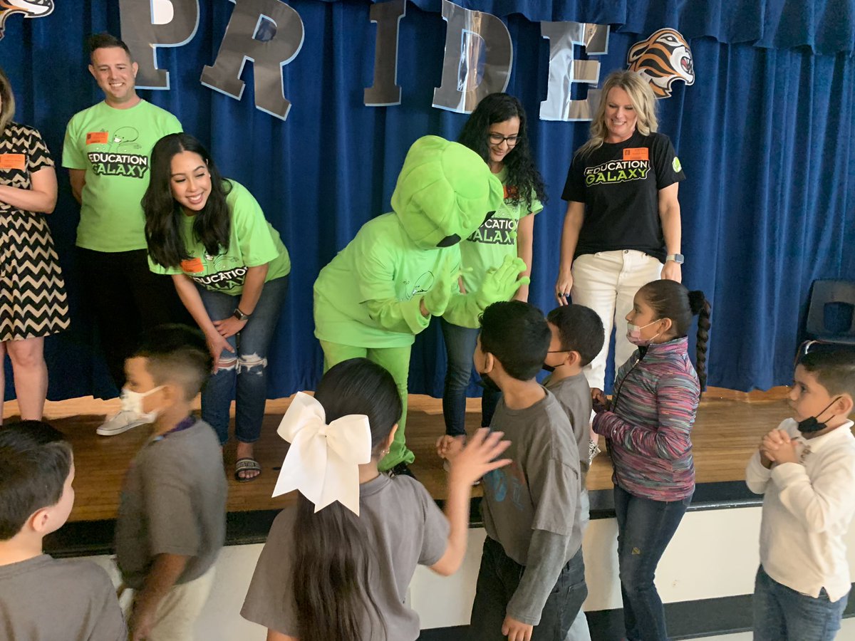 If you aren’t using <a href="/EducationGalaxy/">Education Galaxy</a> at your school,   <a href="/IrvingISD/">Irving ISD</a> DO IT! It Is an AMAZING learning tool, and their community outreach and relationships are so genuine! Mylinda , <a href="/alek_turner/">Ⓐⓛⓔⓚ Ⓣⓤⓡⓝⓔⓡ</a> , and the crew are truly in it 4 kids! Thanks for joining #JRGCareerDay22 <a href="/Progress_Led/">Progress Learning</a>