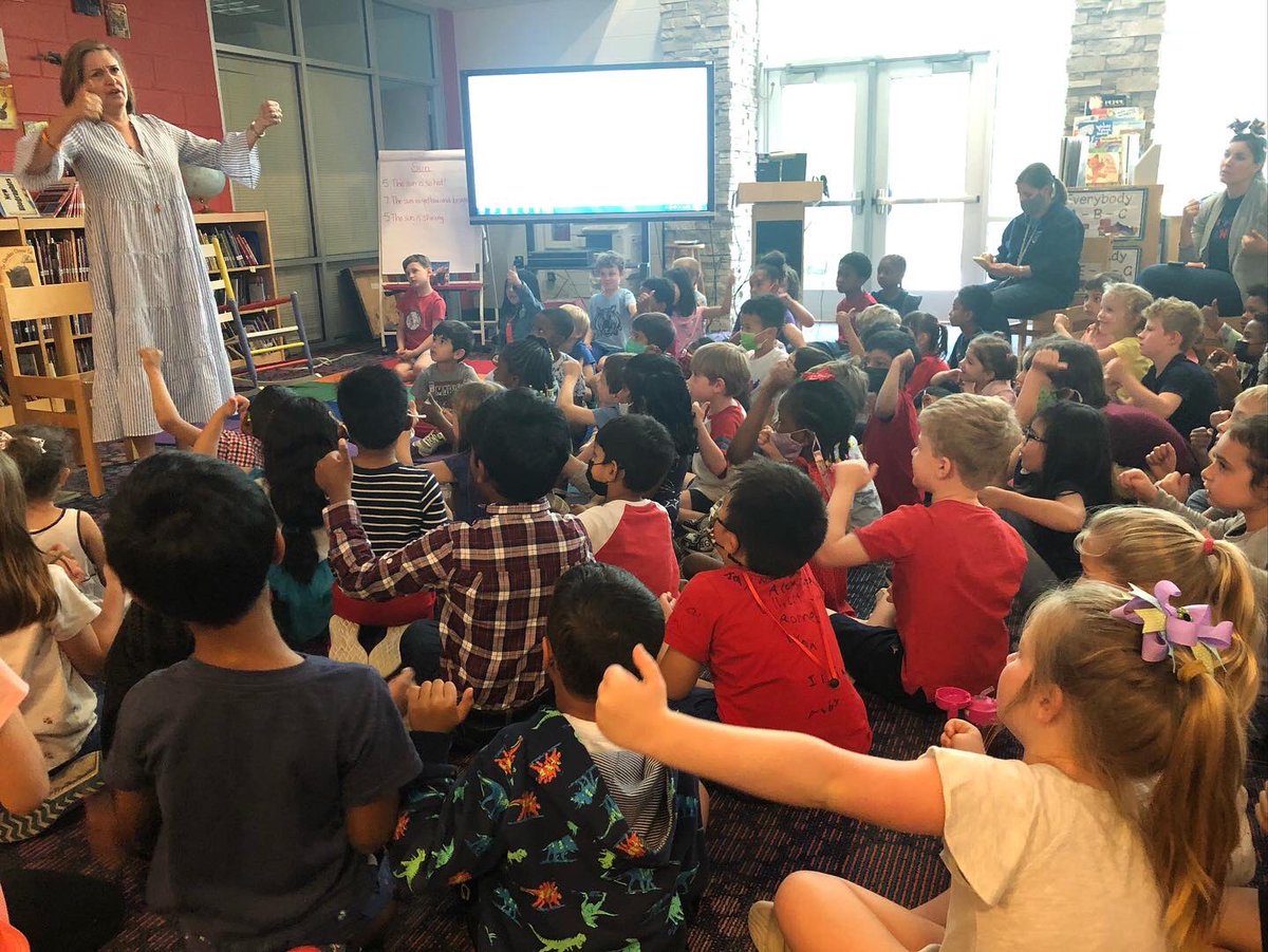 MsTaggartsClass's tweet image. Thank you @deedybooks for visiting @DunwoodyStem today! We enjoyed your stories, especially Martina the Beautiful Cockroach. Our favorite book is The Library Dragon!