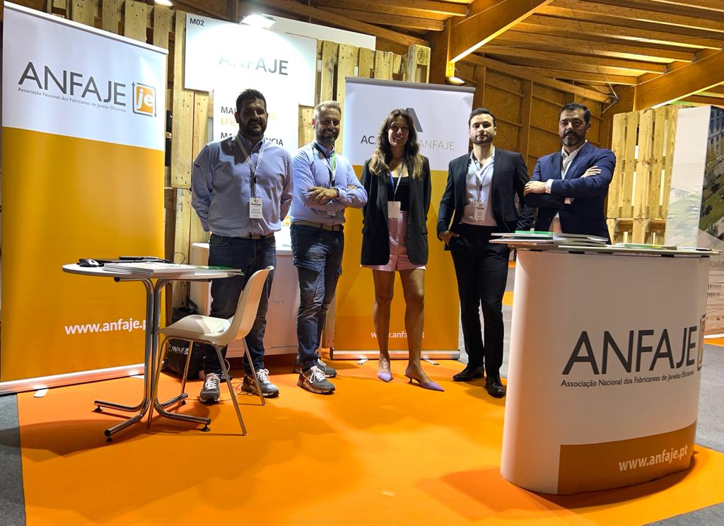 GriesserIB's tweet photo. Terminamos o segundo dia de tektonica com nossos amigos da #Anfaje. Estaremos aqui no fim de semana.
Na foto: David López Delgado, Antonio Domínguez Villardón, Susana Nunes, João Dias, Sérgio Ruivo.
#Premaq #Tektonica https://t.co/C5H4MUHqlk