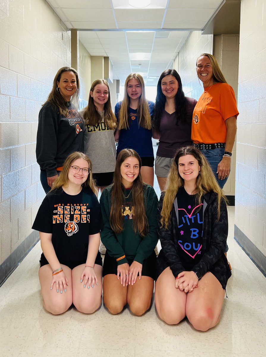SALTAnderson's tweet photo. Teams Lunn, Schuster, Perry, Weber and Kincaid-Hensley!! Awesome end to our SALT year! 

@dlunn @aliperry513 @ahsschu @tzkincaid @Ms__Weber @AndersonRaptors @AHSRaptorsAD https://t.co/YS0ILPNFFn