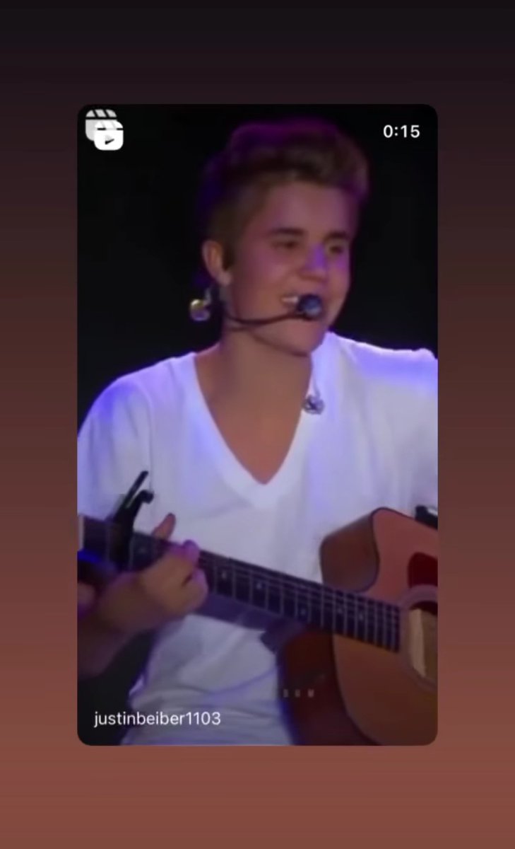 ibeliebersmx's tweet photo. 🚨|  Justin Bieber compartió un vídeo de una cuenta fan a Instagram stories de el cantando en el zócalo de la Ciudad de México. Estamos a 9 días de que llegue a México. 😭🇲🇽 https://t.co/l5LJXIdVL1