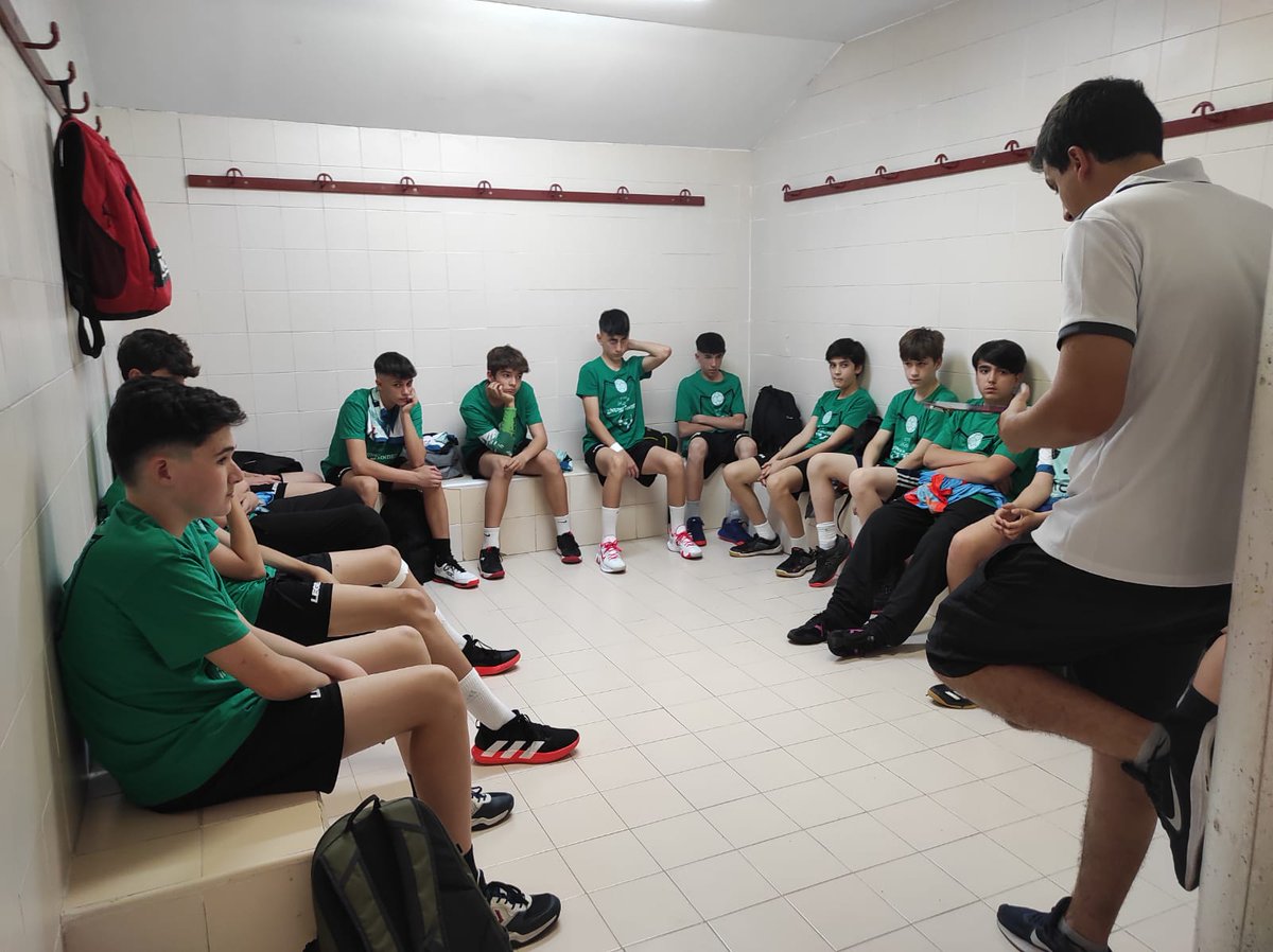 balonmanoikasa's tweet photo. 🟢#SectorIM 🏆@fedmadridbm
📍Valvanera @sansedeporte
18:30
@balonmanosanse 🆚 @balonmanoikasa
📺 https://t.co/K1tzNiiJXX
Vamos chicos! A por el primero!
#esteiKasanuncaserinde #valor https://t.co/2TIbalbX0Y