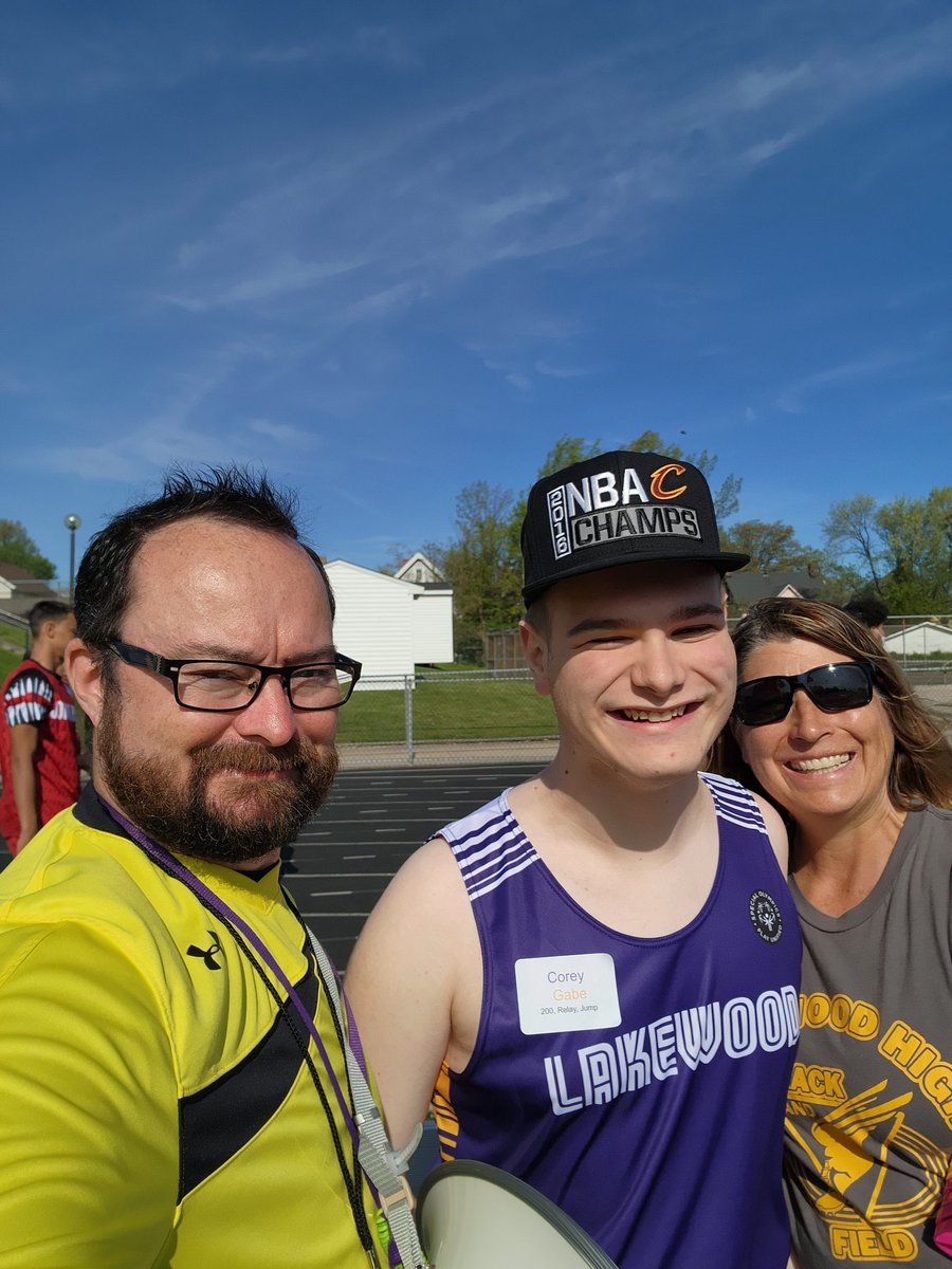 LkwdLHSTrakFld's tweet photo. More pictures for the Special Olympics today @LkwdSchools.
Great job today Corey.
#RangerPride @LkwdAthletics #OneHeartbeatOneLkwd #FocusFWD @LHS_ABOOSTERS @FacesLakewoodOH https://t.co/hF62beR5kI