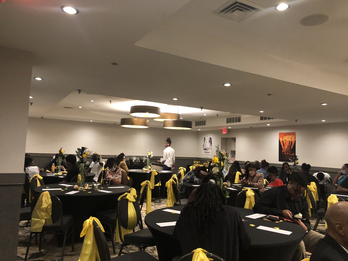 At the Year End Success Banquet for our CTE internship students from <a href="/McCluer_Comets/">McCluer High School</a> Great job Dr. Thomas! <a href="/FergFlorSchools/">Ferguson-Florissant</a> <a href="/DrAdrienneBland/">Adrienne Bland</a> <a href="/JanaCParker/">Jana Parker</a> <a href="/Cgezee/">Dr. CGezee</a> <a href="/CJF47Sr/">Dr. C. Ford, Sr.</a> #internships