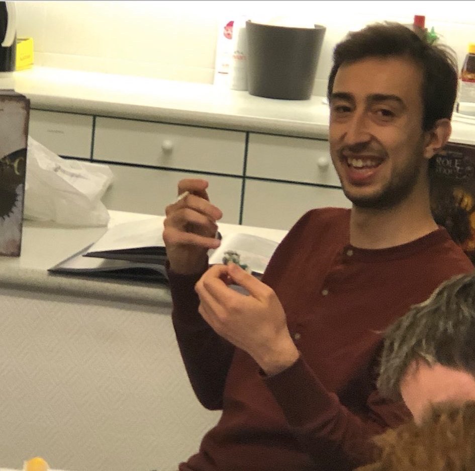 SpoonCreatures's tweet photo. Hier lors de notre Marvelous break, moment de détente et découverte où un.e membre de la tribu partage une passion qui lui est chère, les SPooNers ont pu s’essayer aux joies de la peinture et du modélisme !
Pas mal pour une première, non ?
#Spooncreatures #Spoontribe https://t.co/IF6nzdFZ8U
