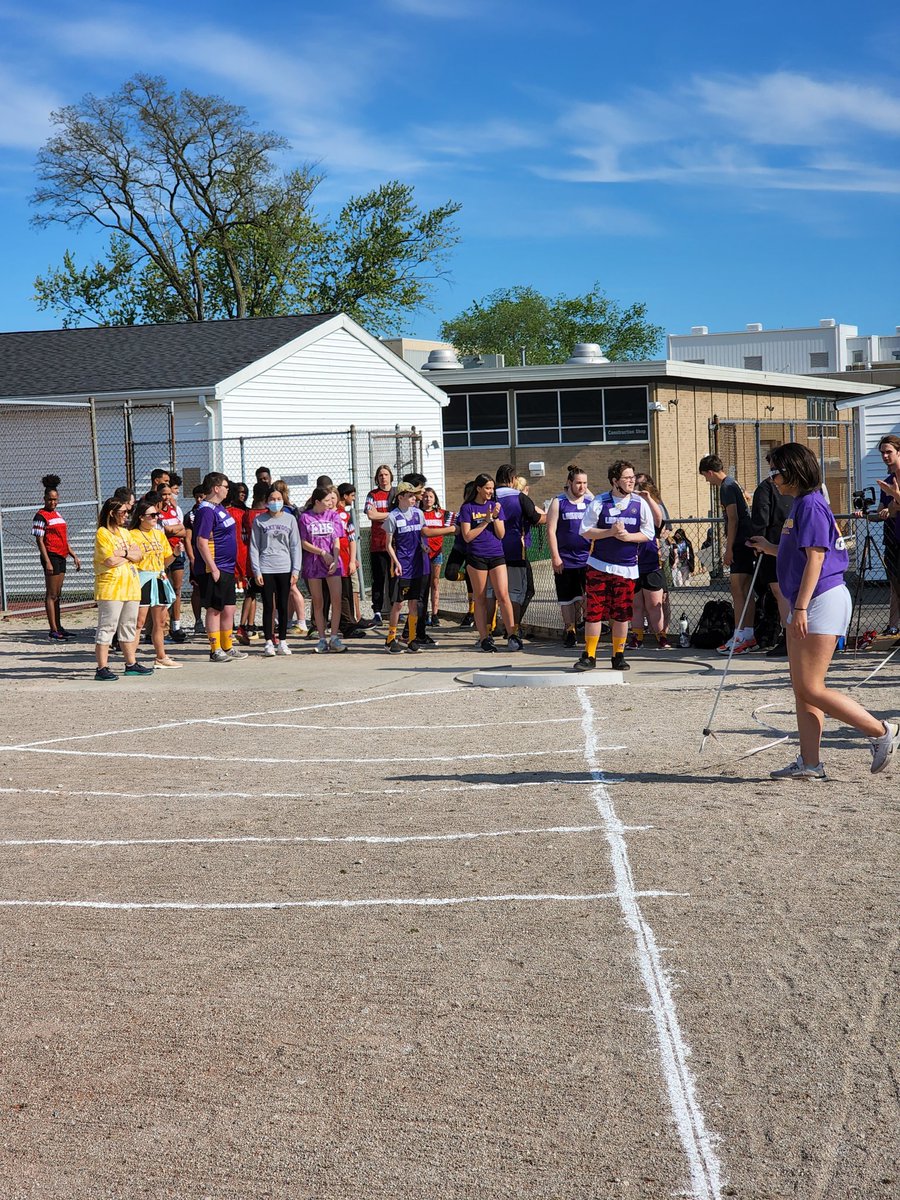 LkwdLHSTrakFld's tweet photo. More Special Olympics pictures from @LkwdSchools
π π
#RangerPride @LkwdAthletics #OneHeartbeatOneLkwd #FocusFWD @LHS_ABOOSTERS @FacesLakewoodOH https://t.co/qT6IxtRvLW