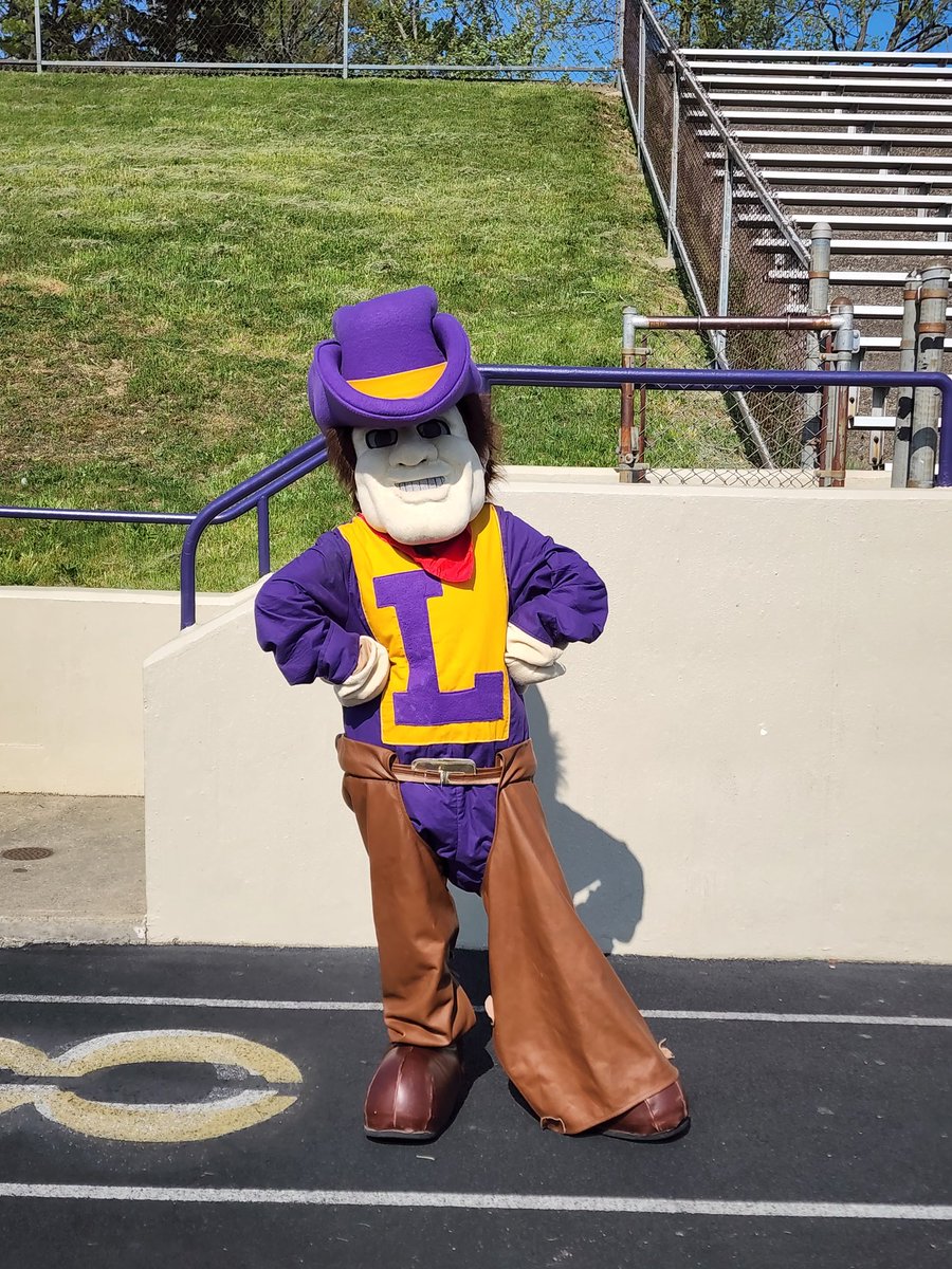 LkwdLHSTrakFld's tweet photo. More Special Olympics pictures from @LkwdSchools
π π
#RangerPride @LkwdAthletics #OneHeartbeatOneLkwd #FocusFWD @LHS_ABOOSTERS @FacesLakewoodOH https://t.co/qT6IxtRvLW