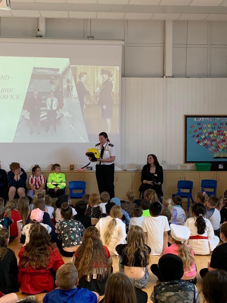 Fleurholland2's tweet photo. Doing what I love today, inspiring our younger generation around my job. 
 #nevertooyoung #inspiringtheyoungergeneration #fireservicecareers #bewhoyouwanttobe https://t.co/z1xWpy07aK