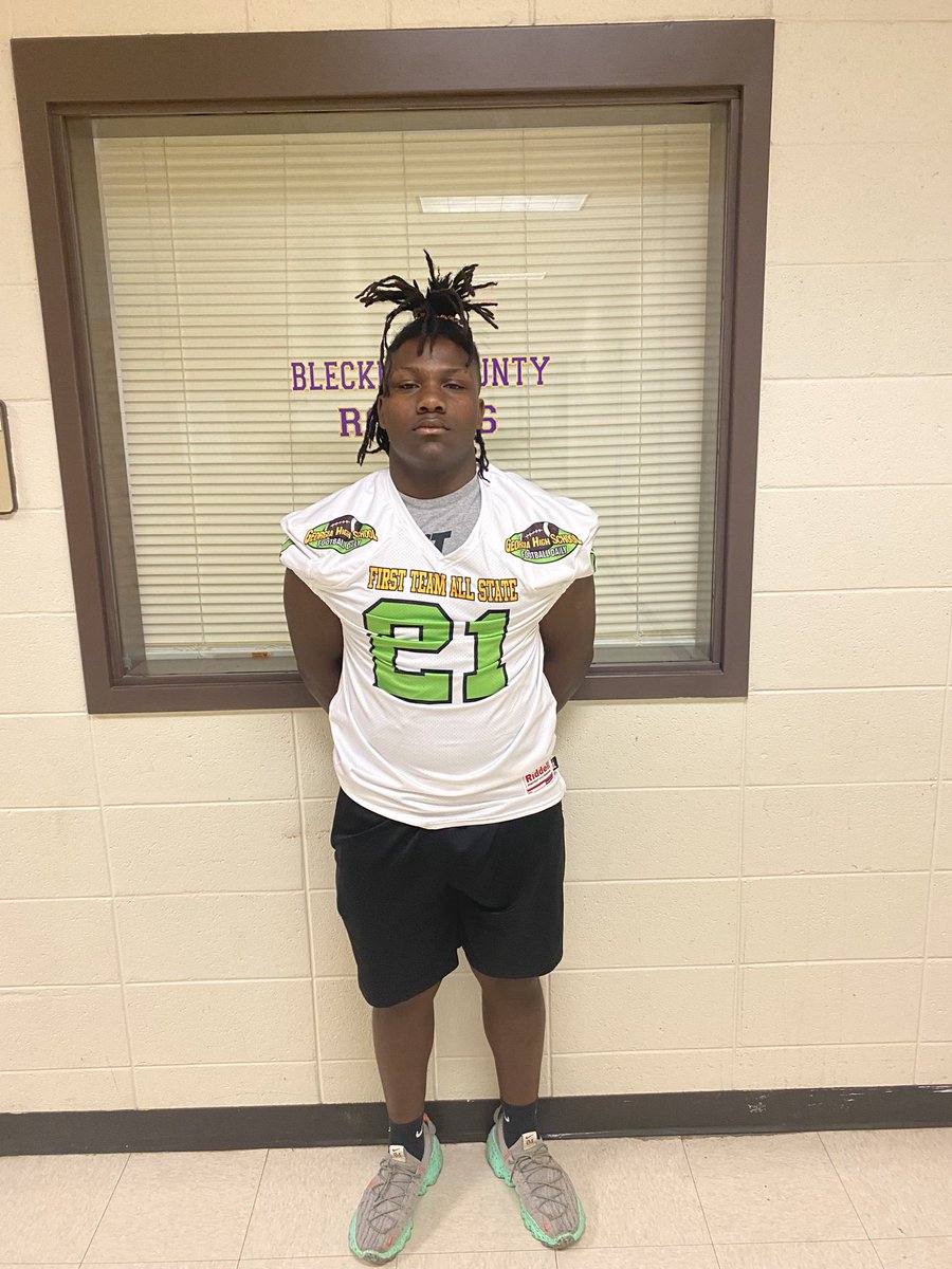 von_lassiter's tweet photo. Congrats to Scooter Slappy for being selected to the Ga Sports Daily All State Team! #GoRoyals https://t.co/PLhIRoWH5E