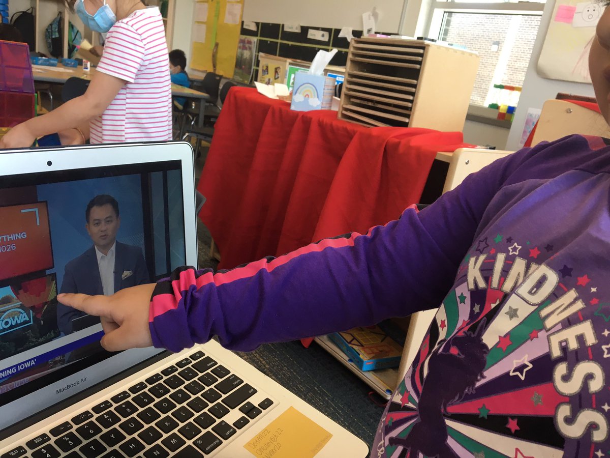 cathy_pre's tweet photo. Happy #hmongamericanday @ChenueHer from our SPPS PreK room. “I want to see that Hmong Boy again!” Says the 4 year old #RepresentationMatters https://t.co/TXrpFWsM8r