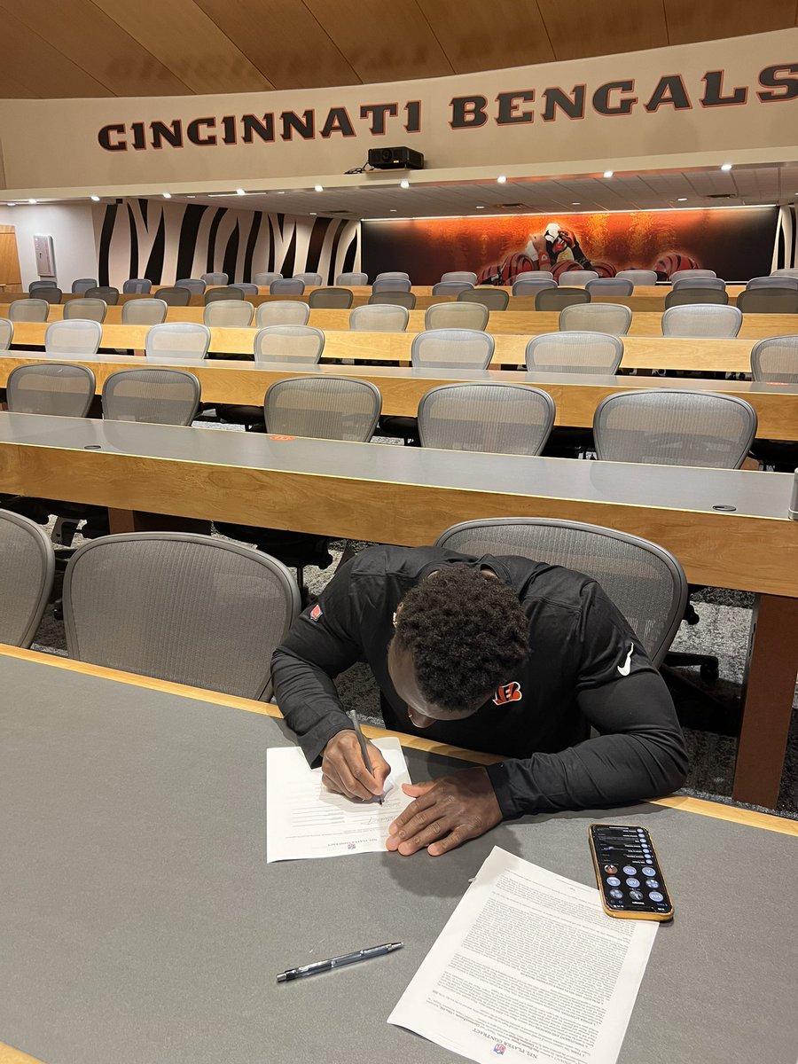 AbuDaramySwaray's tweet photo. A lot of sleepless nights and a whole lot of grinding was gonna say it took forever but this perfect timing 
@Bengals 
#WhoDey https://t.co/eTnRiUyvKr