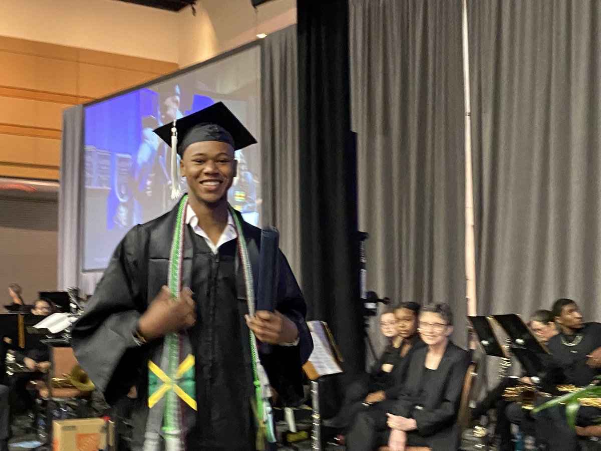 AugustaModelUN's tweet image. Congrats to all the AU Model UN alumni graduating this week!