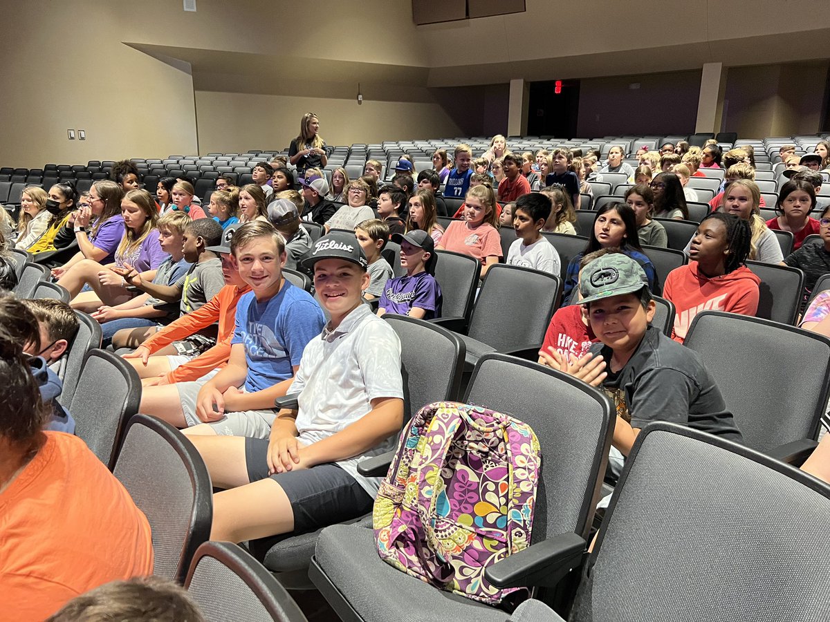 Amanda Gill tweet media