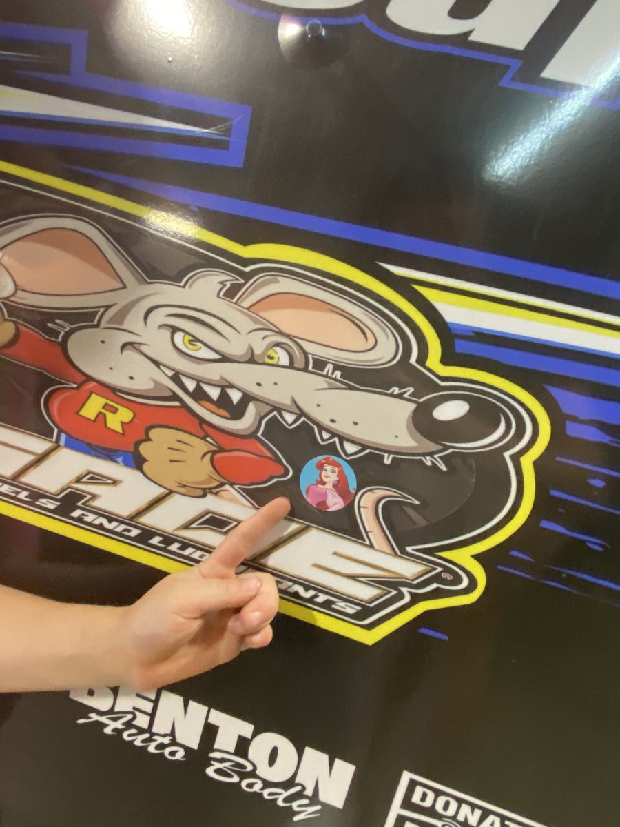 slinvilled8's tweet photo. Haisley said the D8 is ready now that we got Princess stickers on it. So, We need to get it out this weekend!! Headed North to Brownstown for Hoosier Dirt Classic!!! 🏁 https://t.co/Y7IA7KNnRL