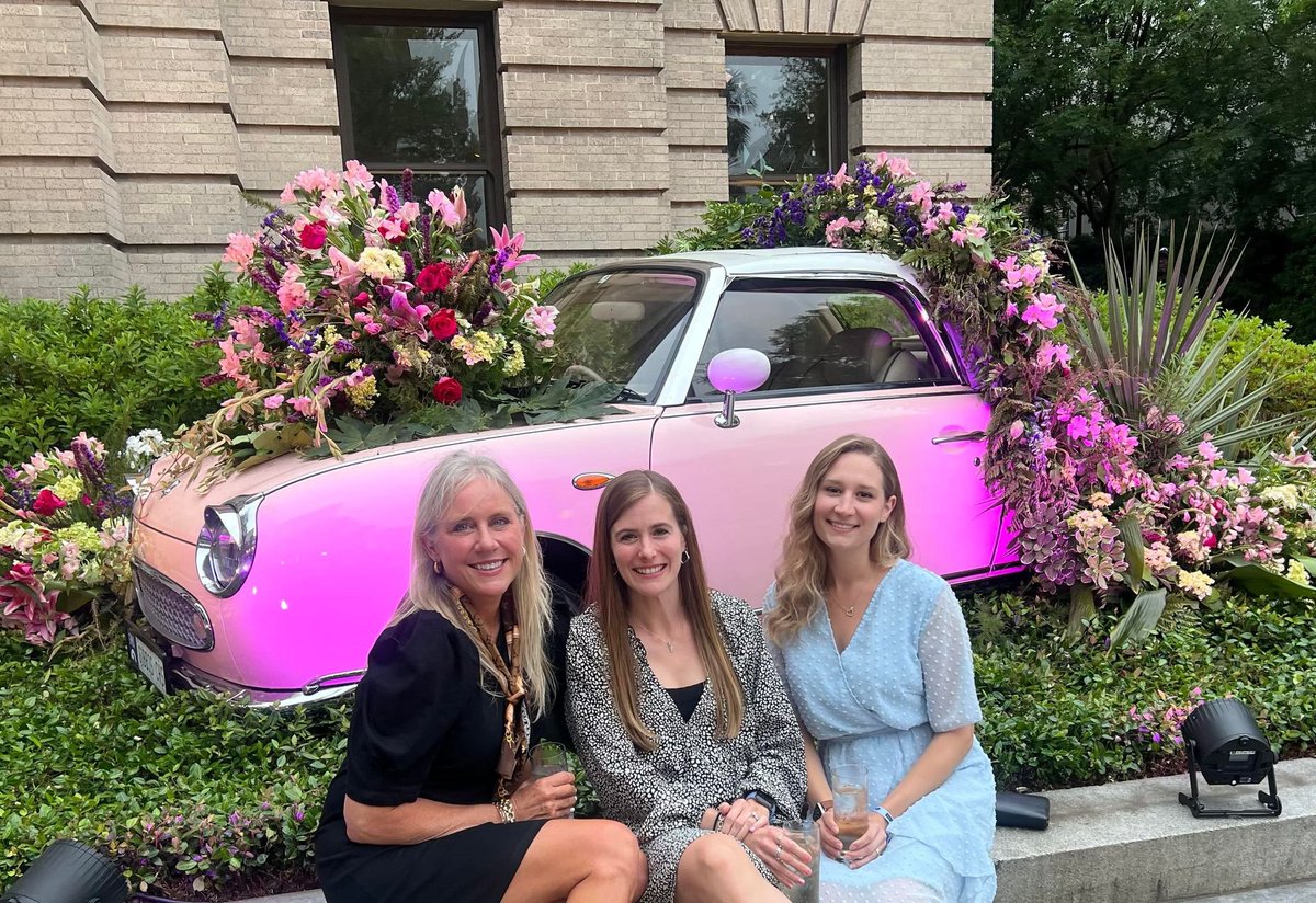 CarriageCHS's tweet photo. The Gibbes on the Street party was a success! Such a fun time with @theGibbesmuseum #artchs https://t.co/pbsiuRbwVO