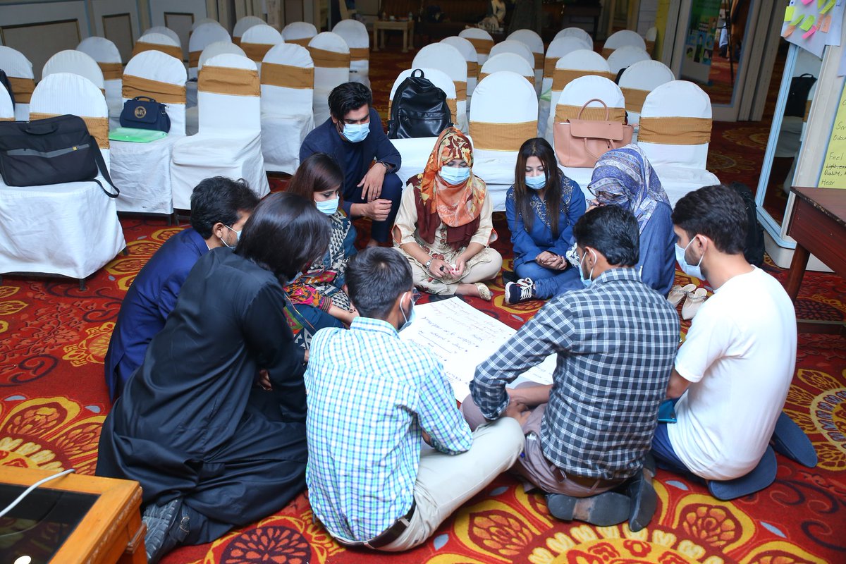 Sanjay12897's tweet photo. #GreenInnovatorProgramme, a joint venture of the #MinistryofClimateChange, #GovtofPakistan; #YouthEducation, Employment and Empowerment Project by #SindhEducationFoundation, #Govt of Sind, #undpinpakiatan Pakistan; and #UNICEF Pakistan. https://t.co/ZwK9ptCHpc