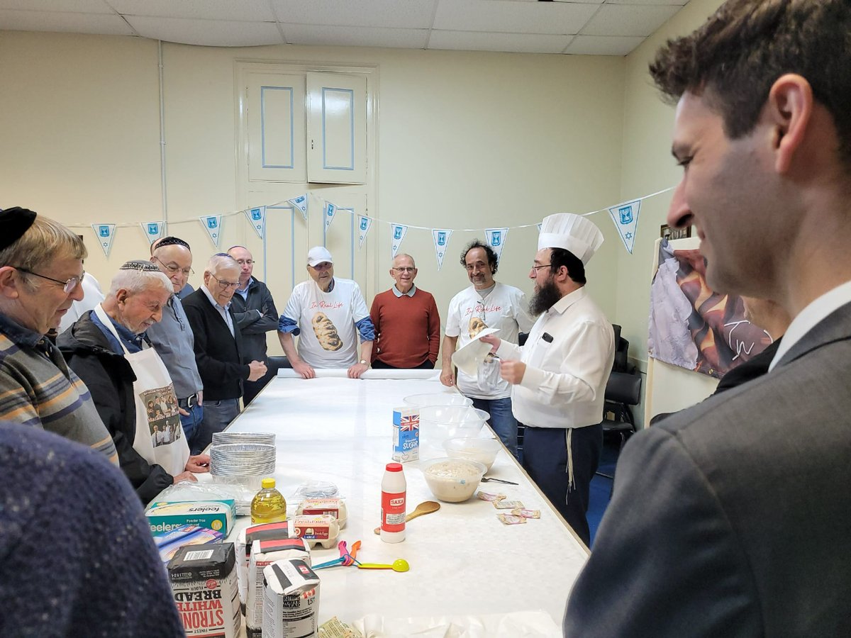 shabbat_uk's tweet photo. The men's challah bake in Liverpool! 🫓🥖

#challah #challahbake #shabbatuk https://t.co/Hy0pYkBHQJ