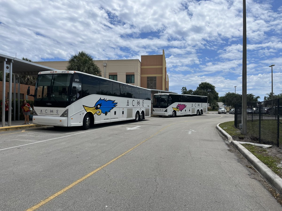 pamelamac1908's tweet photo. Itβs a BIG Friday!!! π
Everyone out there wish my 8th grade scholars (& their BRAVE chaperones) a safe & fun trip to #GradVenture in Orlando!!! https://t.co/VJUvHdY7oW