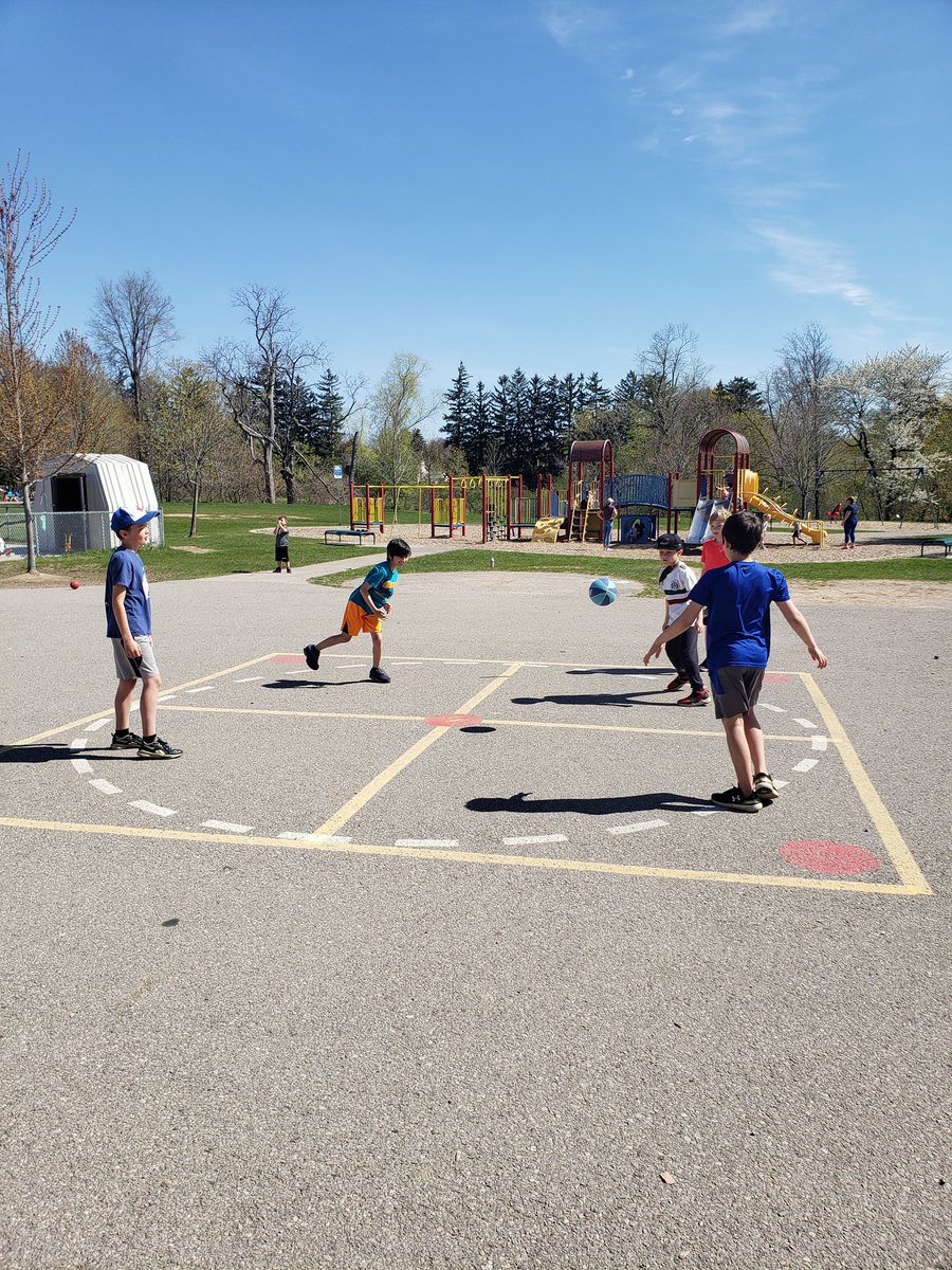 MrsLHill2's tweet photo. Having fun this morning as we participated in Jump Rope for Heart.❤❤❤
Such a beautiful day! @HeartandStroke @JohnTTuckPS @HaltonDSB
#JumpRopeForHeart #hearthealth #StayHealthy #hydrate https://t.co/0aq4otjM4C