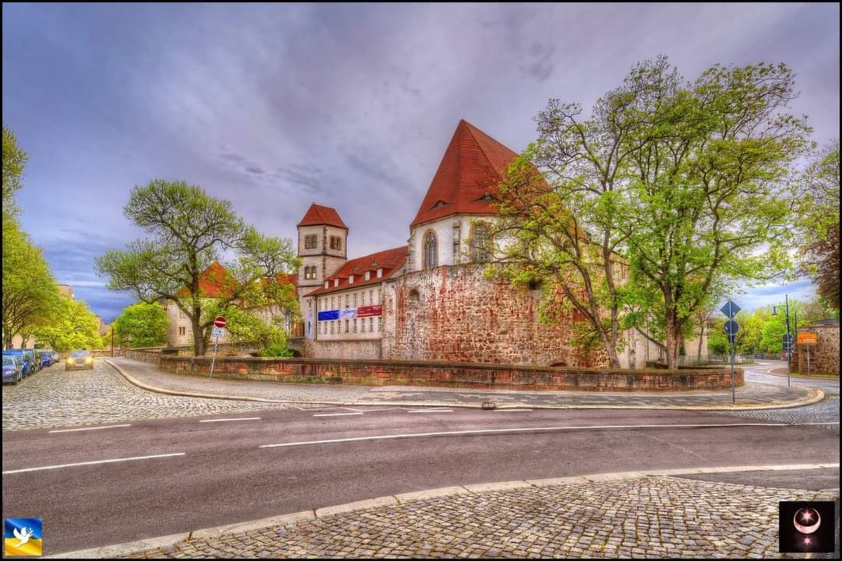 OliverFriebel's tweet photo. #Halle An der Moritzburg.
Ich wünsche Euch ein schönes Wochenende.
Bleibt gesund und munter!!!☮☮ https://t.co/EIKP7YnupB