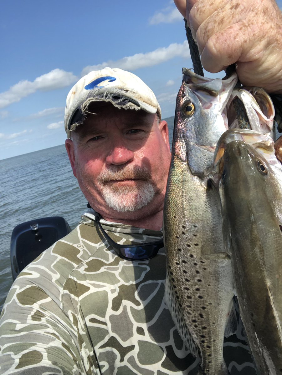 CaptMLee's tweet photo. Left straight from work and made the best of a really good first day off! Maybe time for a nap now 😁 #fishing #limit https://t.co/c3kvYrgD0M