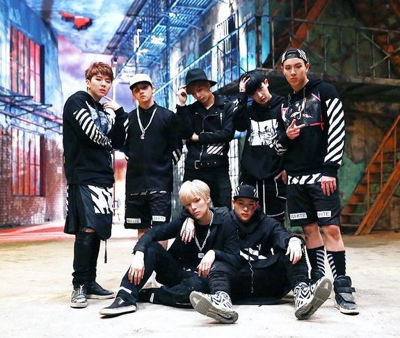 npomvtt's tweet photo. Há 7 anos, MONSTA X debutava em grande estilo com “Trespass”, faixa título e nome do primeiro mini álbum do grupo. Parabéns ao grupo pela linda e grande jornada até agora! ❤️

#몬스타엑스7주년
#7YearsWithMONSTAX 
@OfficialMonstaX https://t.co/vaT18hN0P3