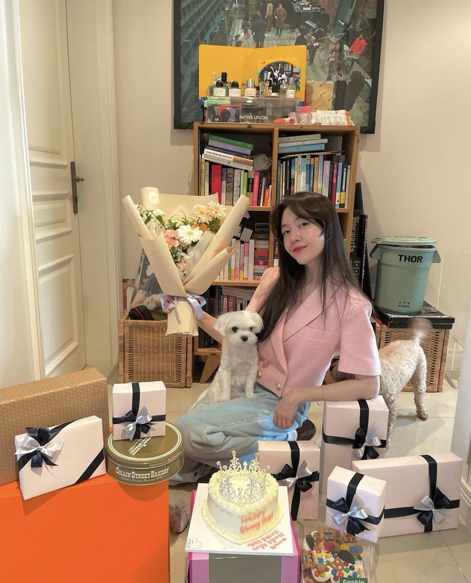 BangMinah_TH's tweet photo. Happy birthday to our @Girls_Day_Minah ❤

ขอให้ทุกๆวันของมินอามีแต่ความสุข มีสุขภาพที่ดีอยู่เสมอ ขอบคุณที่เกิดมาและขอบคุณที่เดินเข้ามาในเส้นทางศิลปินนะคะ ไม่ว่าจะเป็นในบทบาทไหนก็รักและสนับสนุนจากมุมๆนี้อยู่เสมอค่ะ ยินดีและชื่นชมกับทุกความสำเร็จเลย 💕

#HappyMinahDay https://t.co/IgI9Bo9SZO