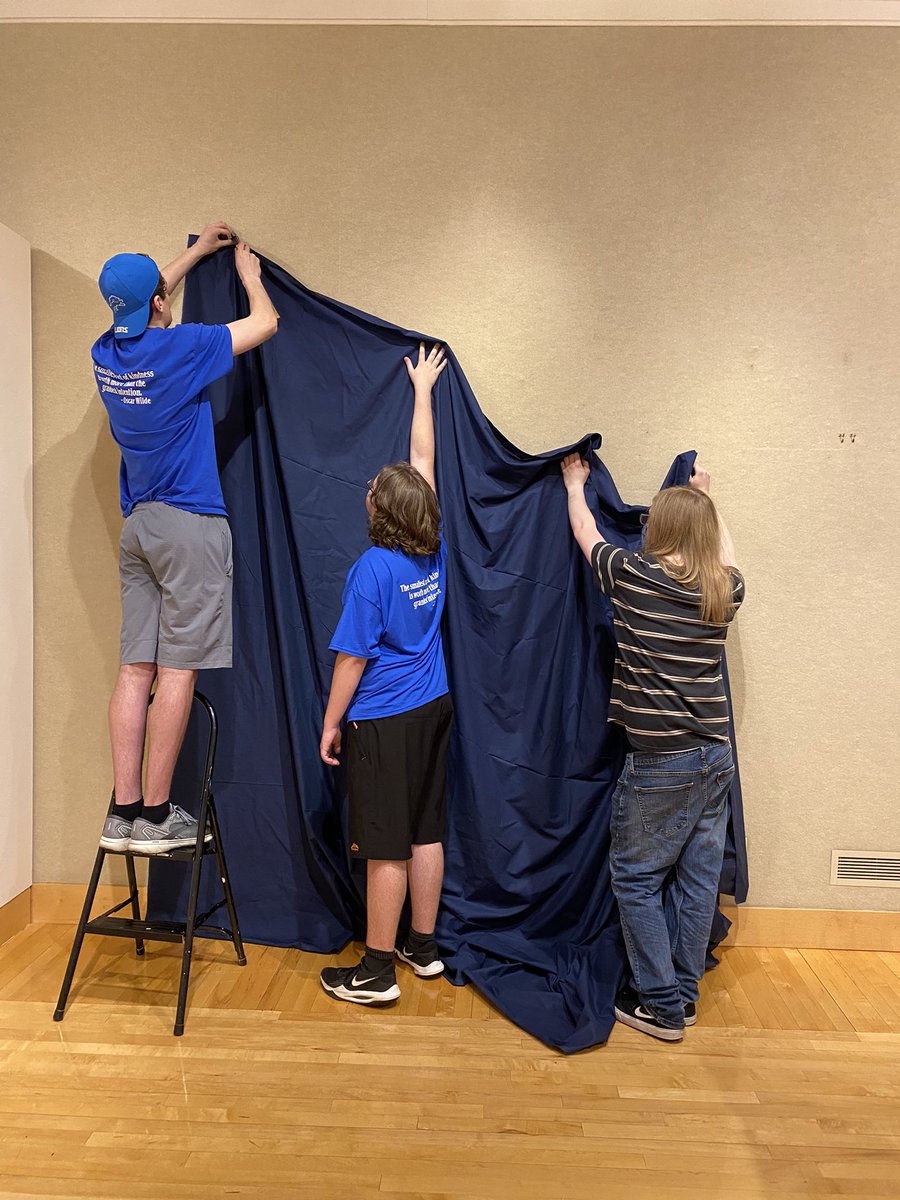 MandiTolenEDU's tweet photo. More @CHS_Indians senior service day photos from our volunteer work at @AlbrechtKemper. Thanks for letting us help you today. https://t.co/FSsoywZnkq