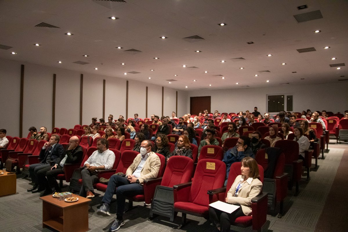 jekytu's tweet photo. bizi onurlandırdılar. Ayrıca davetimizi geri çevirmedikleri ve konferans salonumuzda değerli bilgilerini bizlerle paylaştıkları için @netcad  şirketinden İş Geliştirme Direktörü Sn. Onur Palabıyık’a, @surveyhands'ten Reality Capture Analisti Sn. Ertuğrul Aydın’a ve+ https://t.co/a18J8X84gs