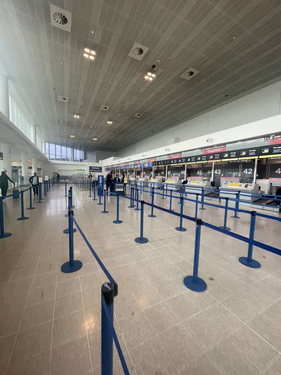 Ath3rs's tweet photo. No issues at all this morning at Manchester Airport. Flew with Ryanair, T3, both check in and security was probably the quickest I’ve experienced. I was panicking for no reason! #manchesterairport #T3 #Ryanair https://t.co/Fy7qQQkYPj
