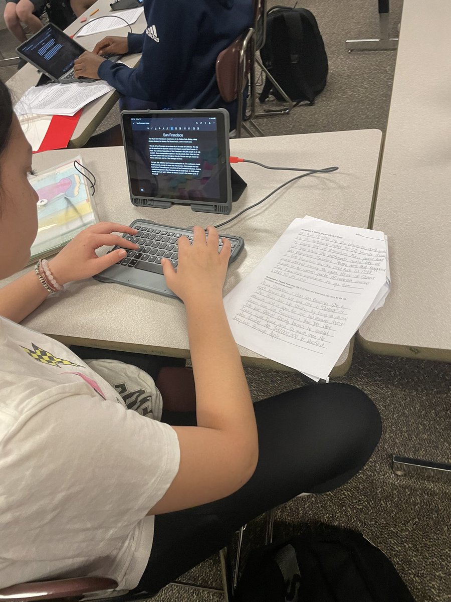 FiveFootTeacher's tweet photo. We are BEYOND grateful for the new keyboards that we get to use to type our City Research Essay! @CenturyWildcats #osd135 #typingmatters #researchpaper ⌨️ https://t.co/Tckwn0U5Xm