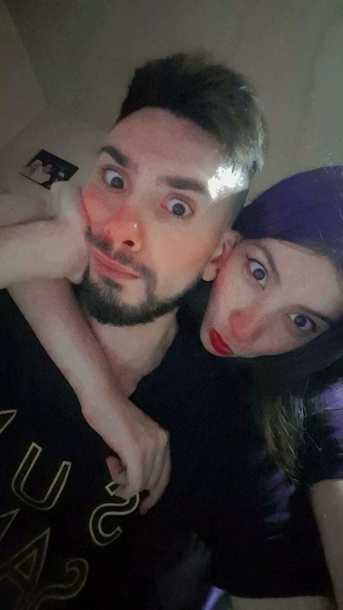 Shaky_Chan's tweet photo. Seremos parientes? Nos parecemos? JAJAJAJ lpm https://t.co/3rO2Imi0ug
