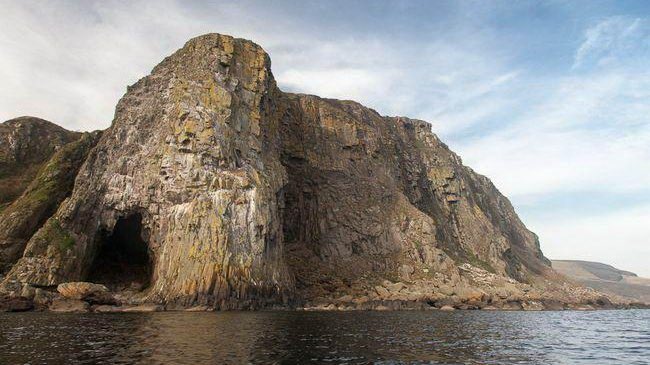 มีคดีนึงที่กลายเป็นตำนานของสกอตแลนด์อยู่หลายร้อยปีจนถึงทุกวันนี้ เรื่องของครอบครัวสุดโหดที่ถูกเรียกว่า “ครอบครัวมนุษย์กินคน” พวกเขาได้ฆ่าคนประมาณพันชีวิตเพื่อจับมากิน สมาชิกในครอบครัวก็มีเกือบห้าสิบชีวิต แถมแอบดักฆ่าคนอยู่แบบนี้ถึงยี่สิบห้าปีเต็ม (อ่านต่อในเมนชั่น)