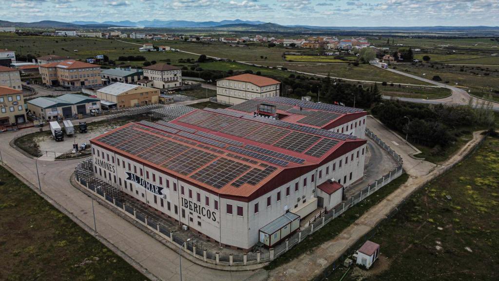 Firmamentum_es's tweet photo. Firmamentum Ingeniería asiste a la empresa Cemerval Ingeniería en el informe estructural de secadero de jamones para la instalación de una planta solar en cubierta https://t.co/K8JugrGuHS