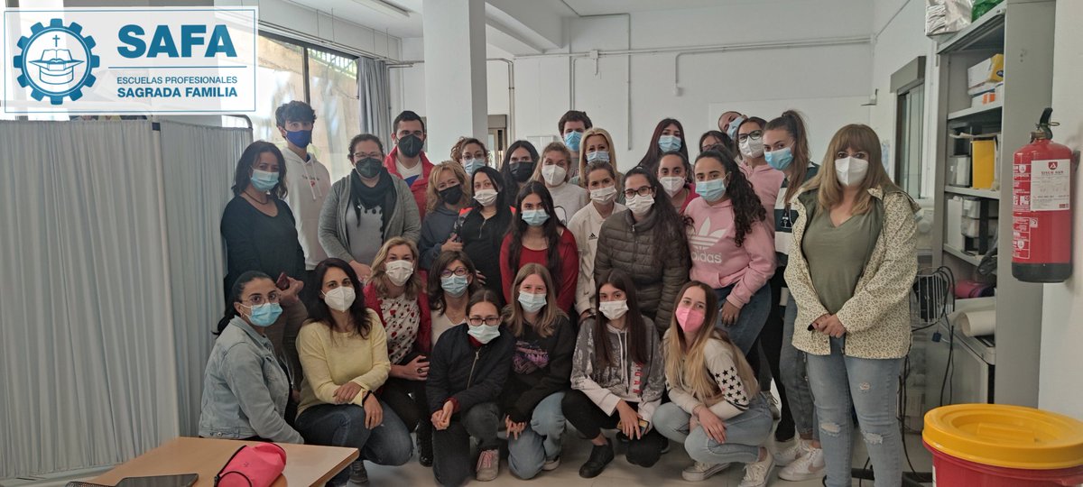 SAFAAlcala's tweet image. 📣 DIABETES #FormaciónComplementaria‼️
👇👇👇
El alumnado #CAE ha tenido una formación sobre #diabetes #bombainsulina y #sensor 👨‍⚕️👩‍⚕️
➡️ Formación impartida por madres de pacientes diabéticos #Trini #Mayo, acompañándolas también #Mamen médico del Hospital de Alcalá la Real