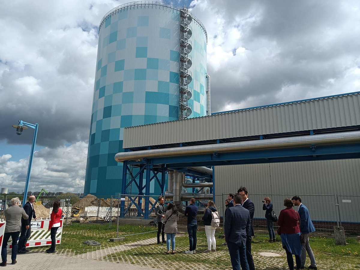 Yesterday was the second day of the Laboratories of Democracy Initiative in Schwerin, Mecklenburg-Western Pomerania (MV). The participating German and U.S.-American state legislators went to Rostock to meet with businesses in the region.