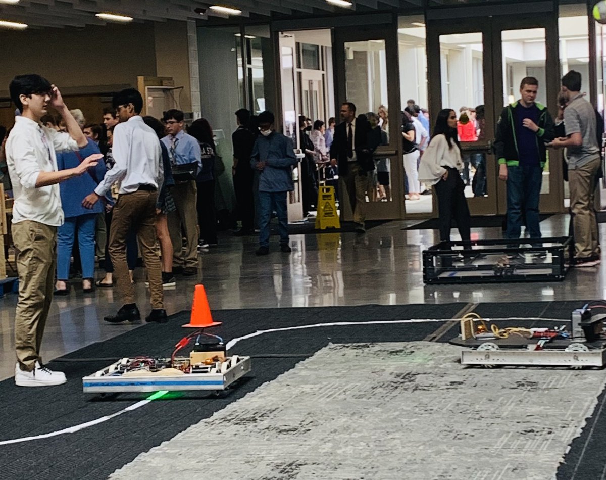 IAFultonSchools's tweet photo. The projects are 🔥 #IAShowcase https://t.co/oXxhJISwis