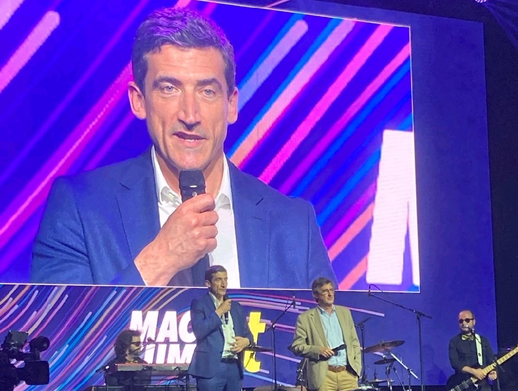 EvR43743586's tweet photo. Super événement,  le Macif SummIT !
Nombreux ateliers avec nos partenaires,  moments de convivialité, et passage de relais de @DFY_MACIF à notre futur nouveau DSI Fabrice Leyglène.
#macifsummit #macif #futureofwork https://t.co/u3bmp378t8