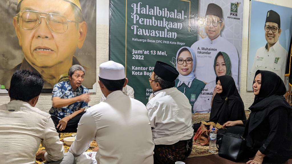 Pak wakil walikota juga hadir meskipun datangnya terlambat dan acara pokok sudah selesai.. tapi tetap dilanjutkan dengan diskusi hangat dengan para pengurus <a href="/PkbKotaBogor/">PKB Kota Bogor</a>