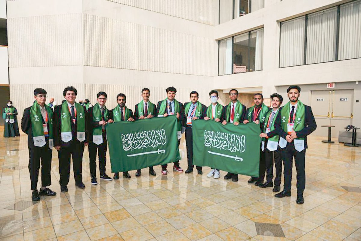 DAS_Schools's tweet photo. فخورون بمشاركة الطالب الموهوب أحمد الربيعة من #مدارس_الظهران_الأهلية في المعرض الدولي للعلوم والهندسة #آيسف_2022 وبالمنتخب السعودي الرائع لتحقيقه إنجازات عالمية ومراكز أولى ومتقدمة 🇸🇦 https://t.co/UpulWBZgYm